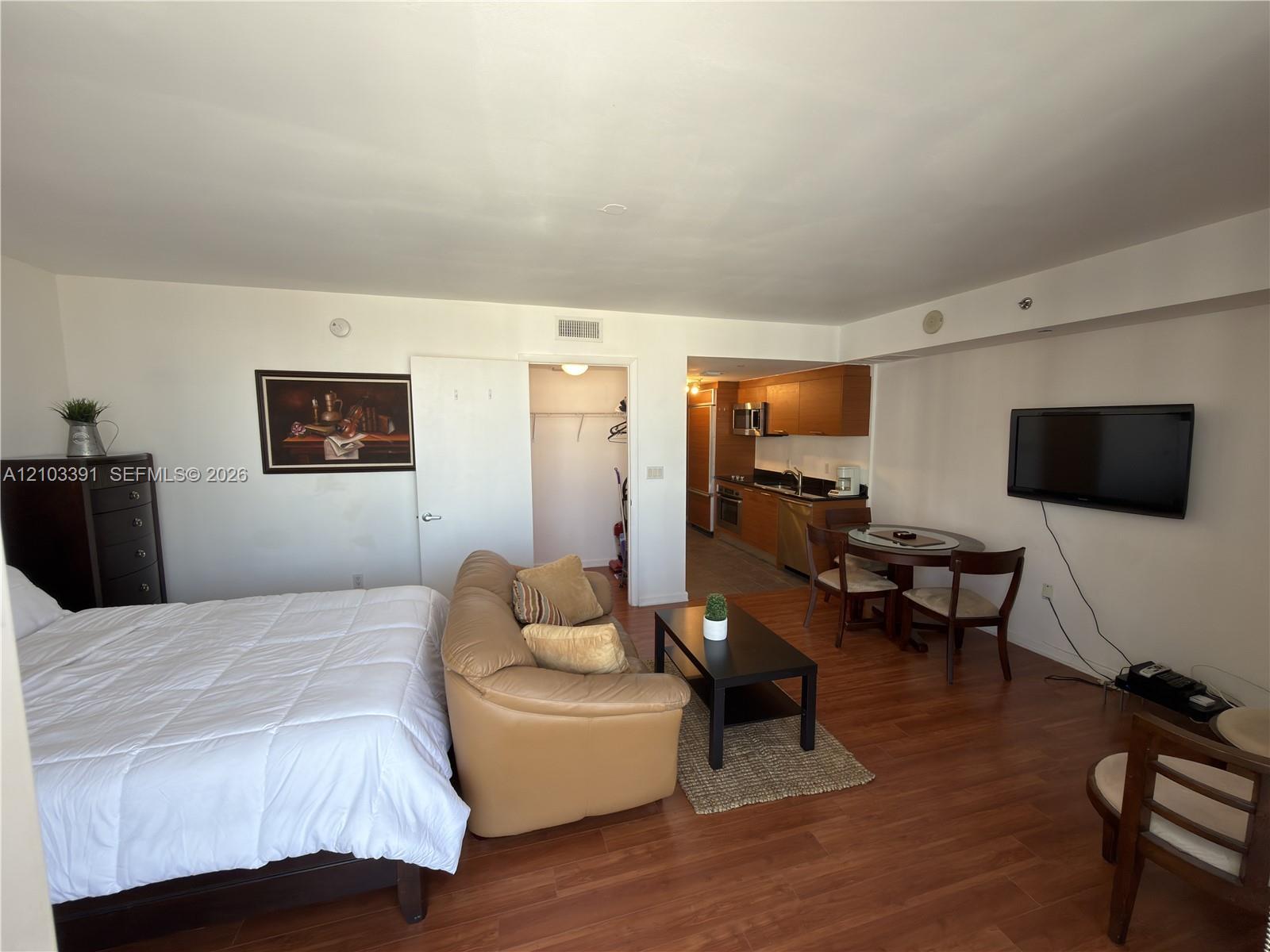 Miami, FL 33132 photo 3