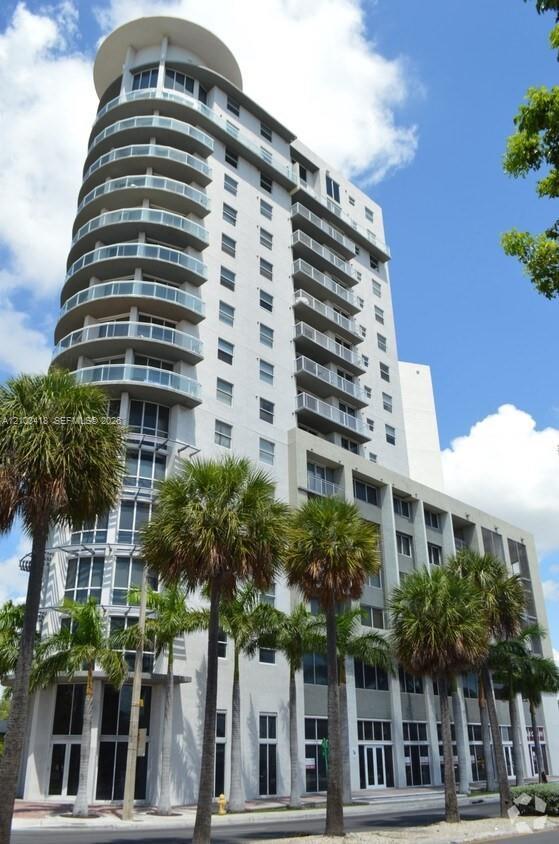 1 Glen Royal Pkwy # 1004, Miami FL 33125 photo 2