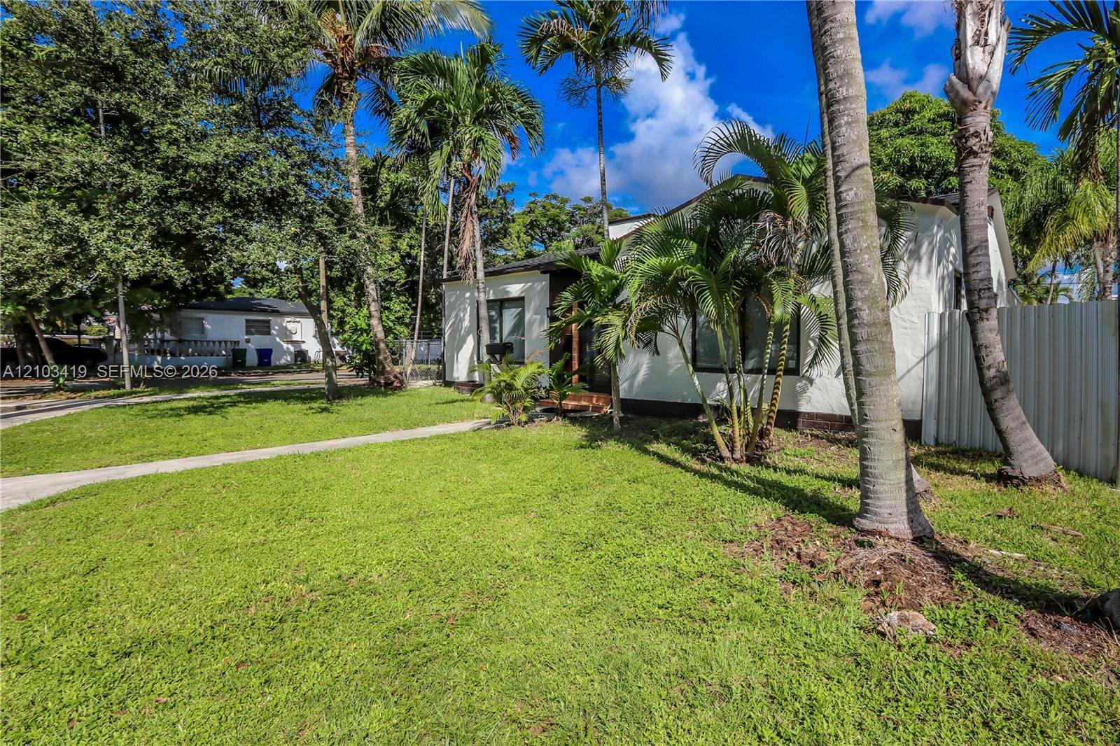 3095 NW 3rd St, Miami FL 33125 photo 3