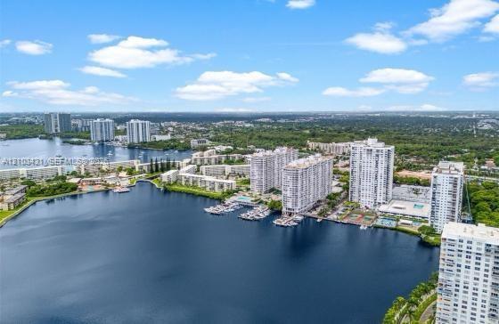 18081 Biscayne Blvd # 702, Aventura FL 33160 photo 2
