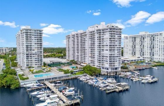 18081 Biscayne Blvd # 702, Aventura FL 33160