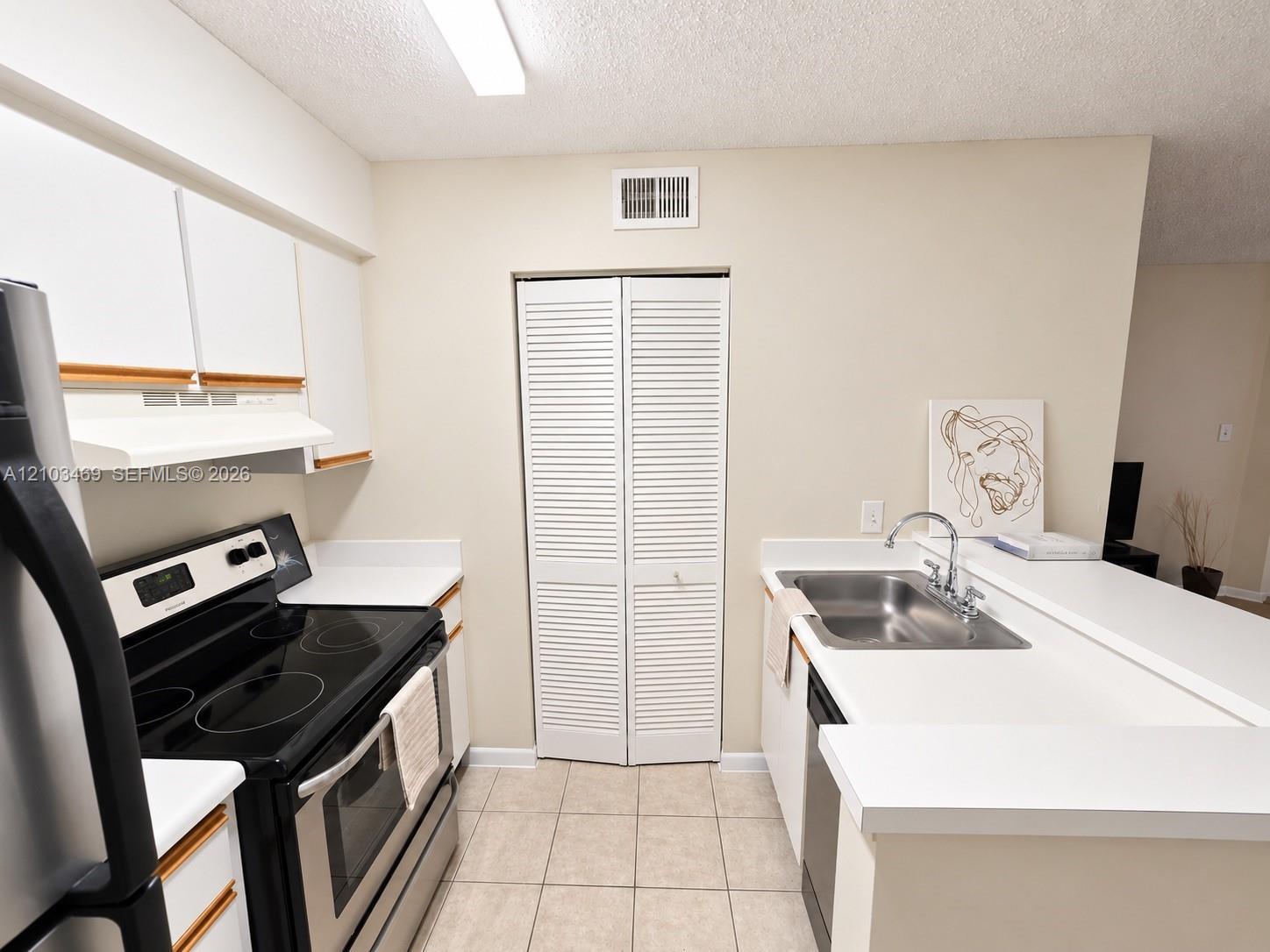 620 S Park Rd # 2, Hollywood FL 33021 photo 4