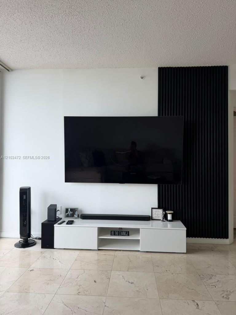 5085 NW 7th St, Miami FL 33126 photo 2