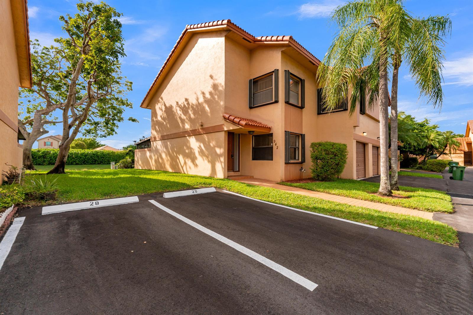 942 SW 113th Terrace, Pembroke Pines FL 33025 photo 5
