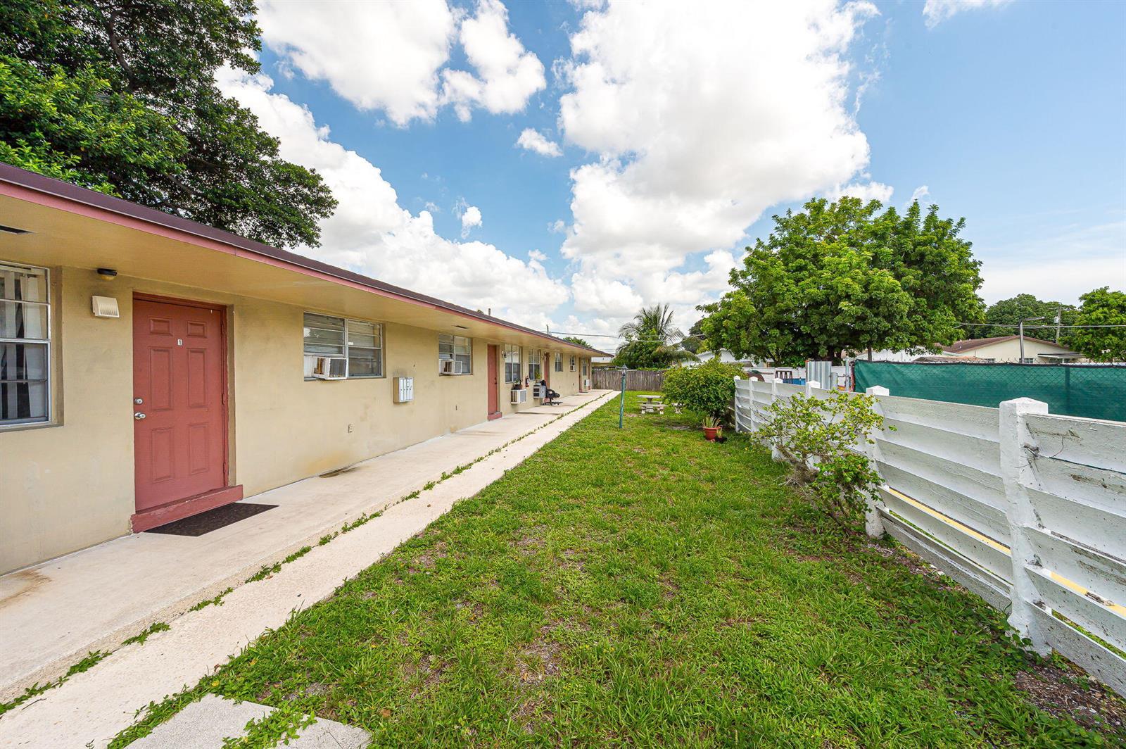 5725 Tyler Street # 4, Hollywood FL 33021 photo 3