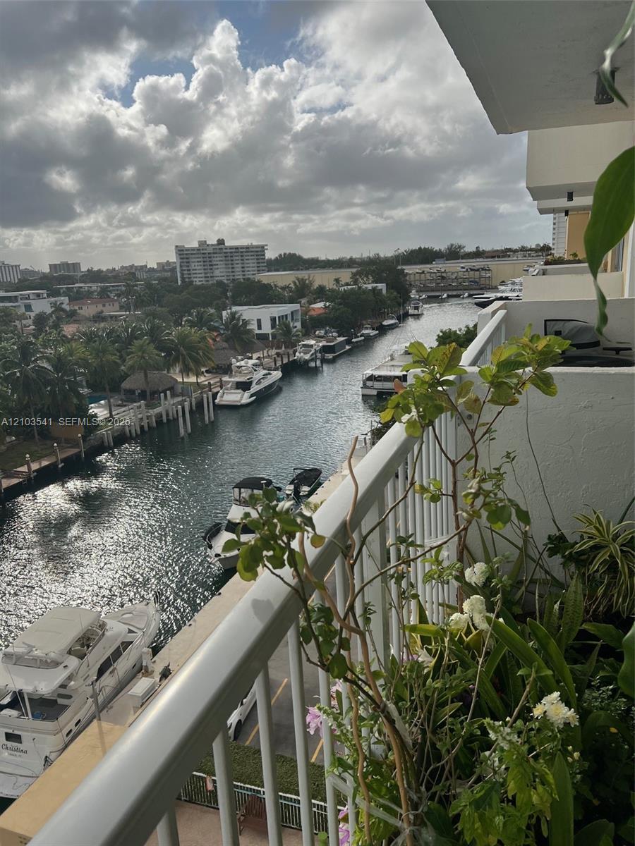 2000 NE 135th St # 707, North Miami FL 33181 photo 5