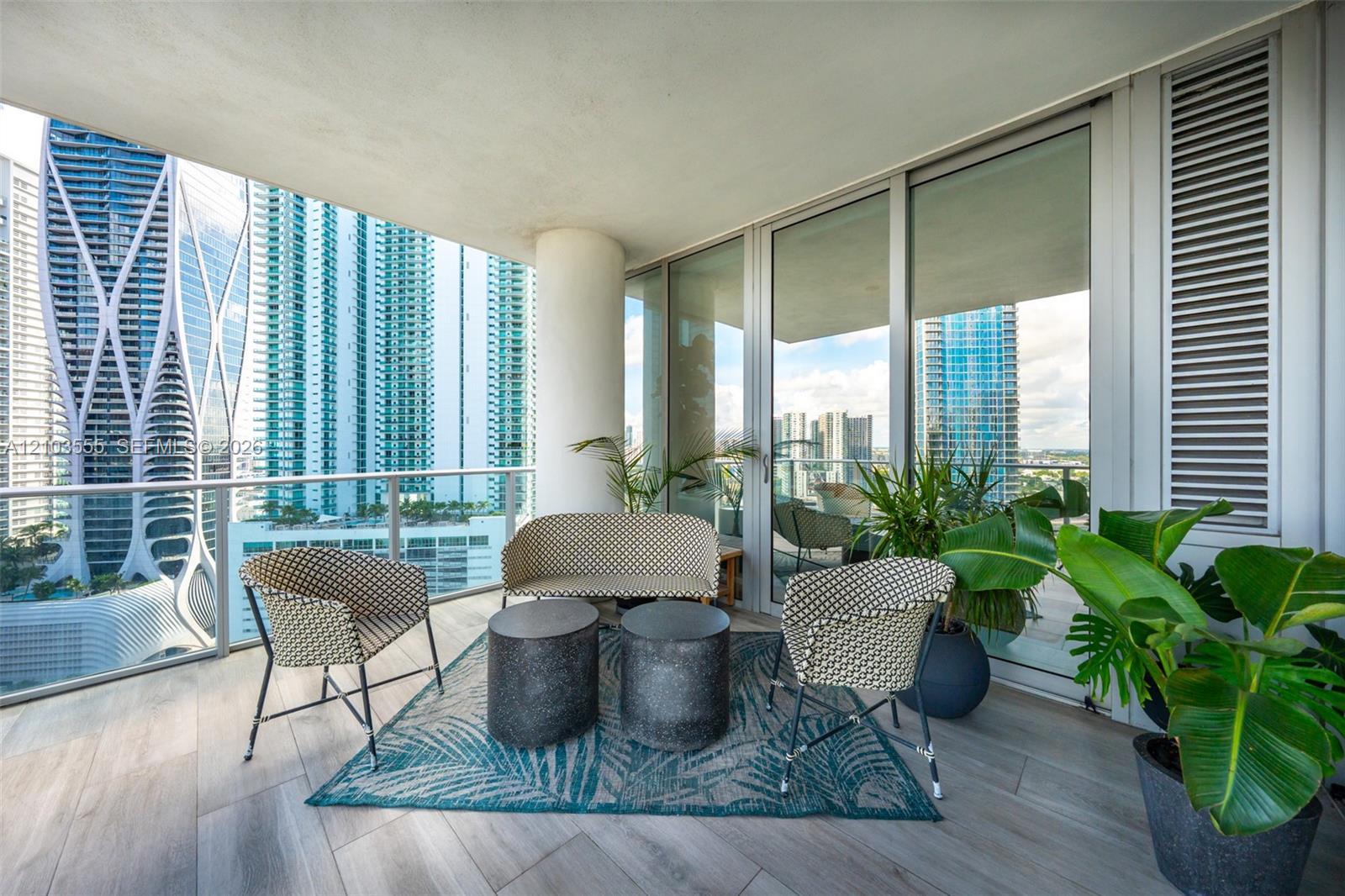 851 NE 1st Ave # 1901, Miami FL 33132 photo 4