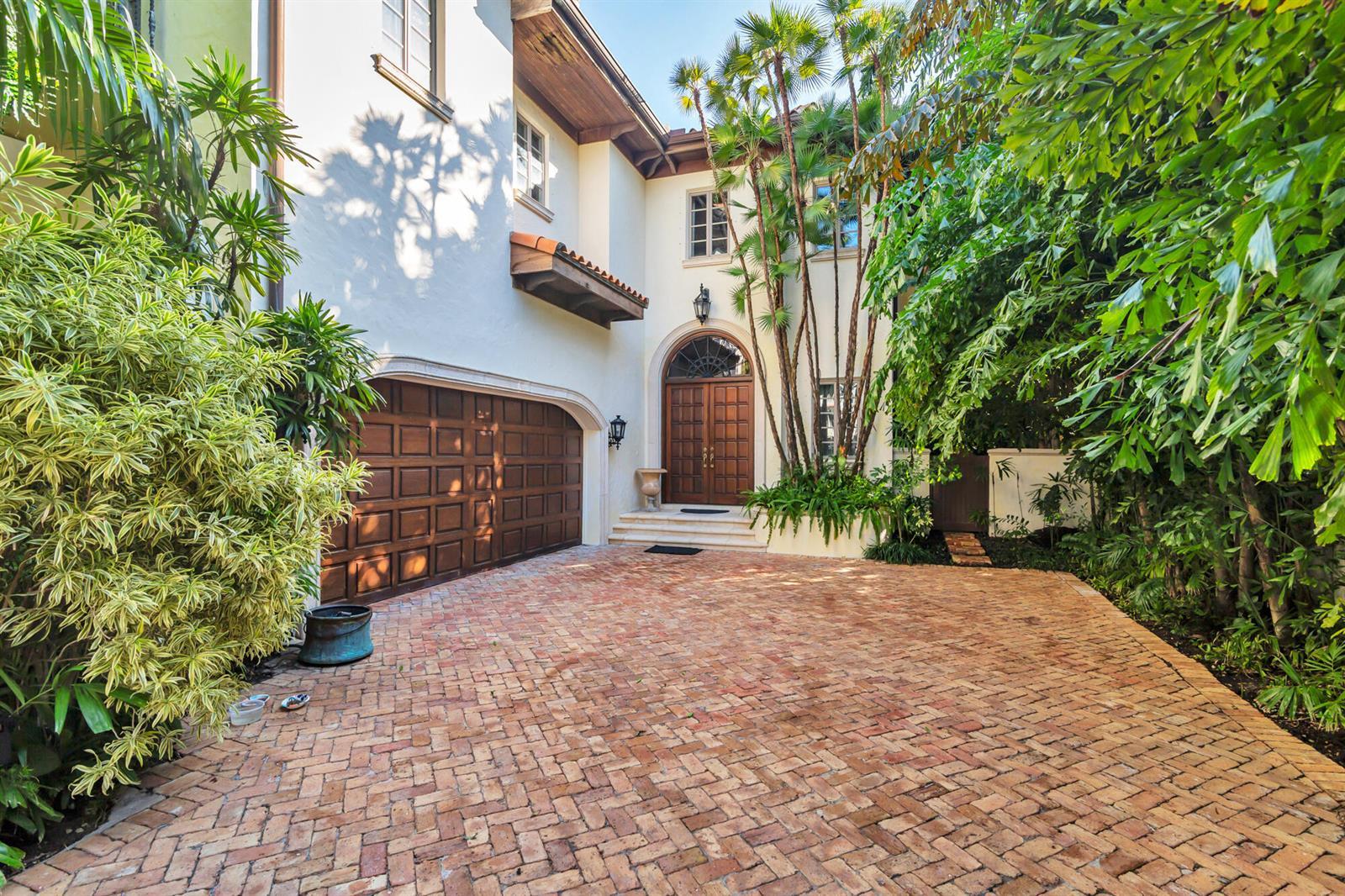 446 Brazilian Avenue, Palm Beach FL 33480 photo 2