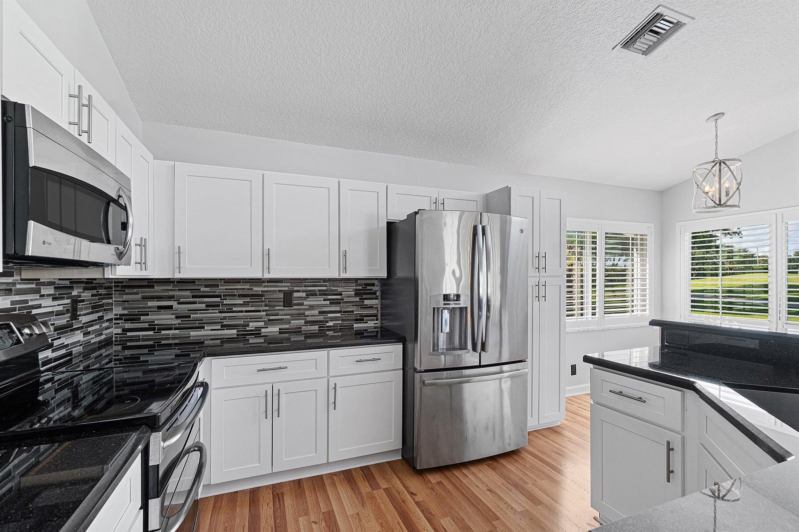 8213 CASSIA Drive, Boynton Beach FL 33472 photo 5