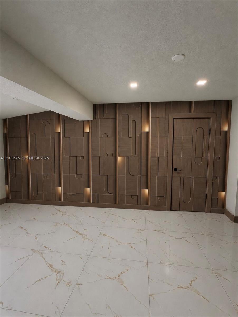 10460 SW 26th Ter, Miami FL 33165 photo 4