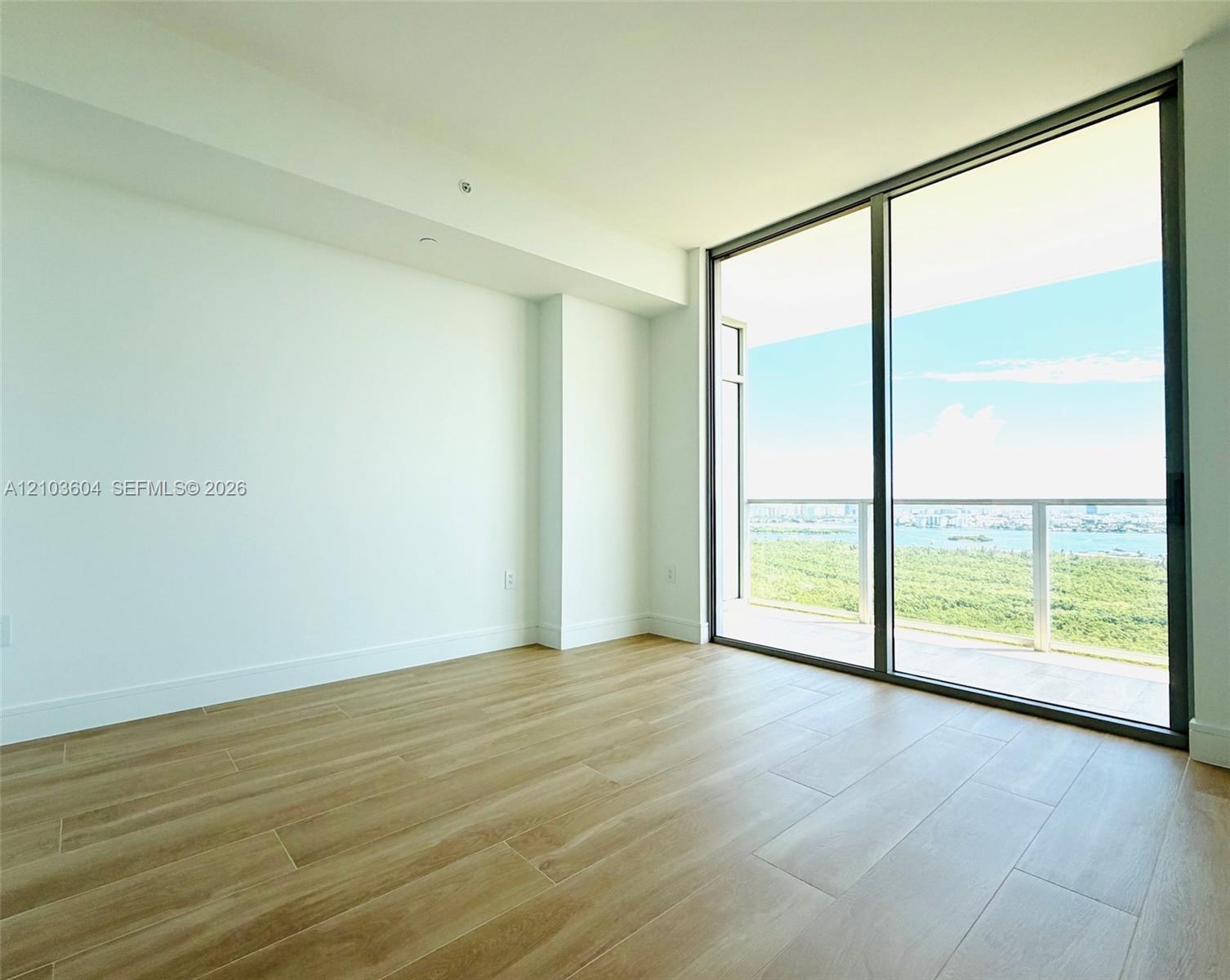 2411 Laguna Circle # 2504, North Miami FL 33181 photo 5