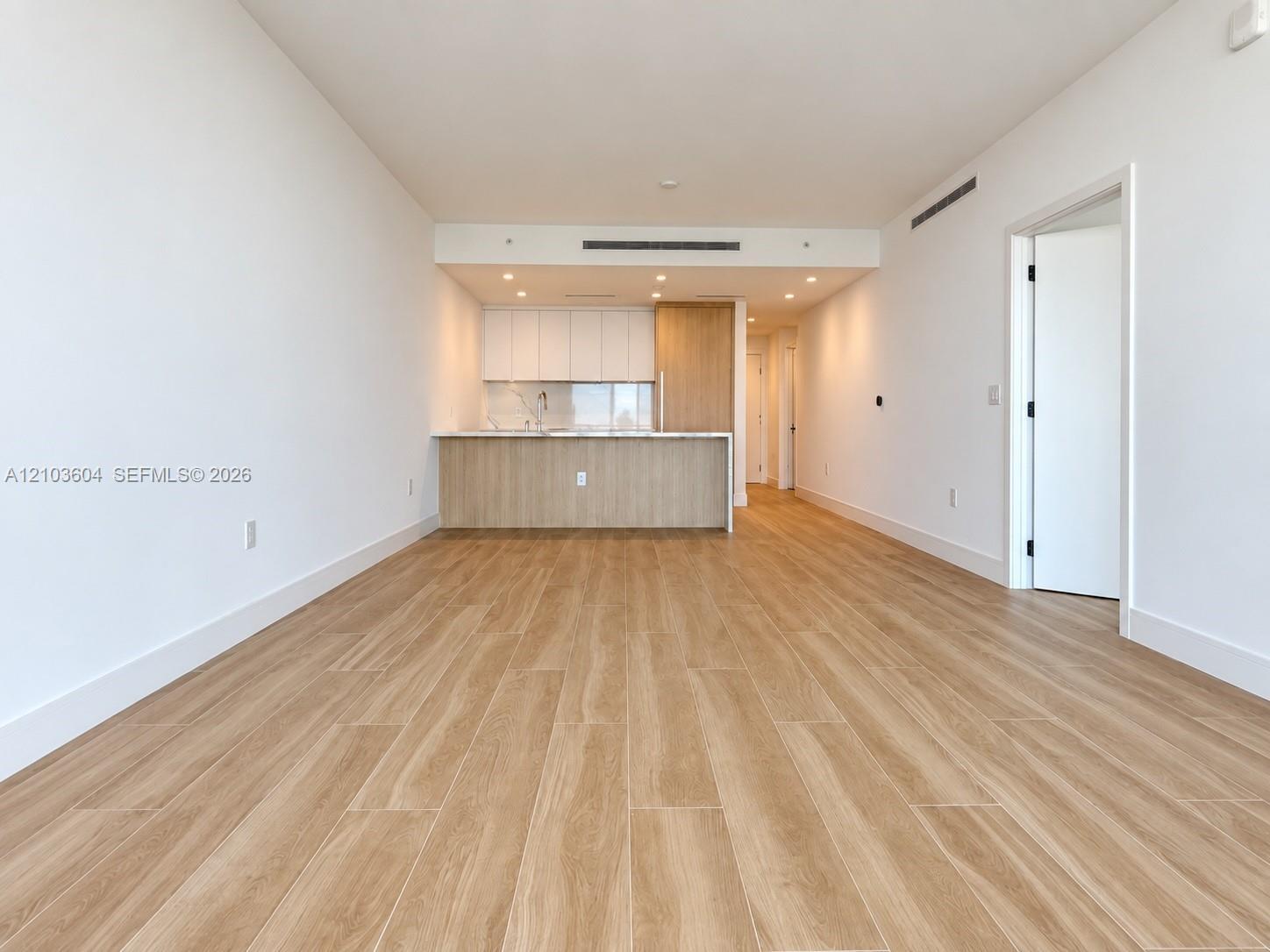 2411 Laguna Circle # 2504, North Miami FL 33181 photo 4