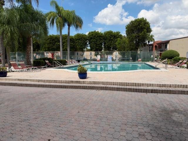 10836 N Kendall Dr # V13, Miami FL 33176 photo 2