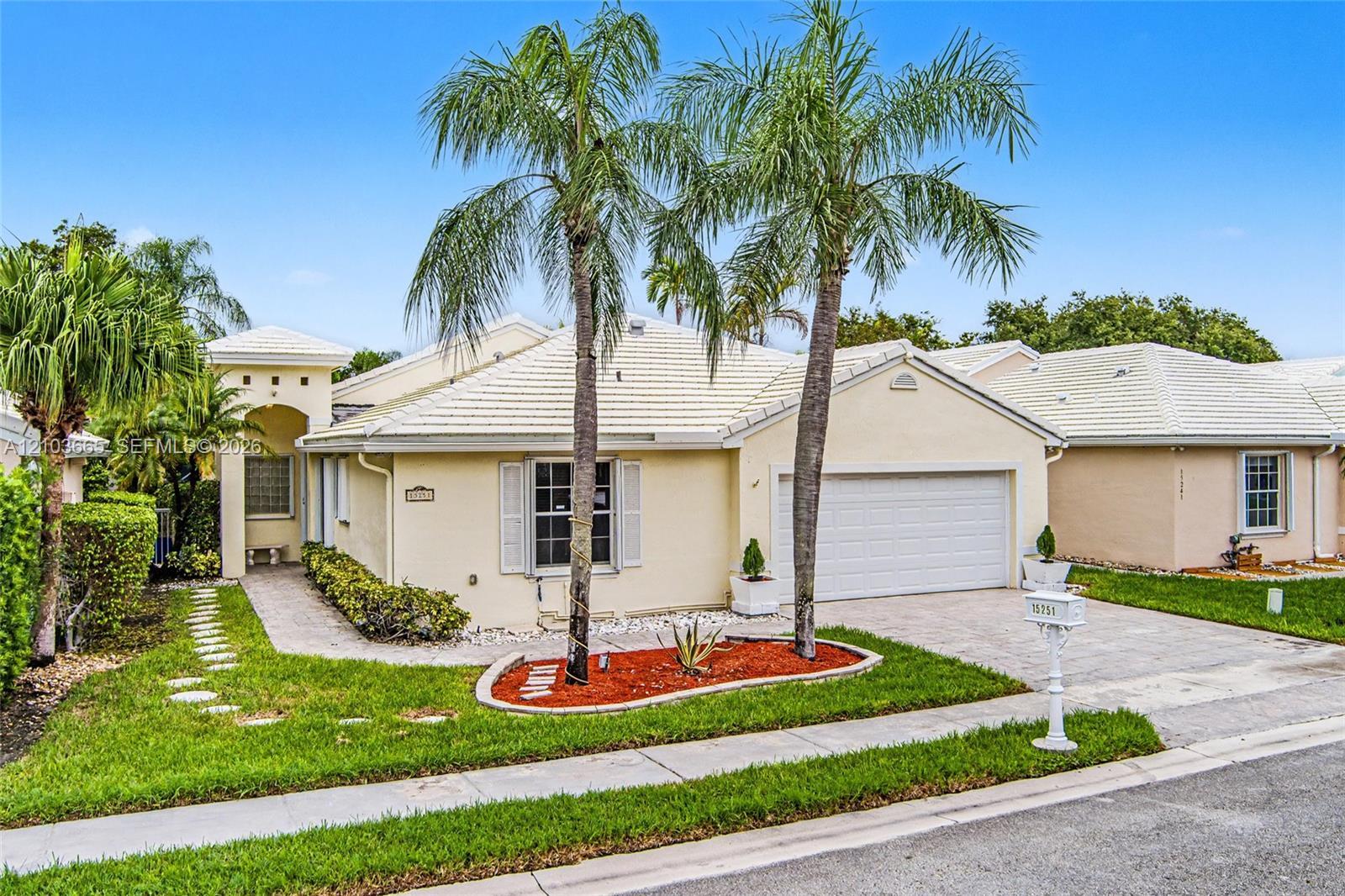 15251 Wilshire Way, Pembroke Pines FL 33027 photo 4