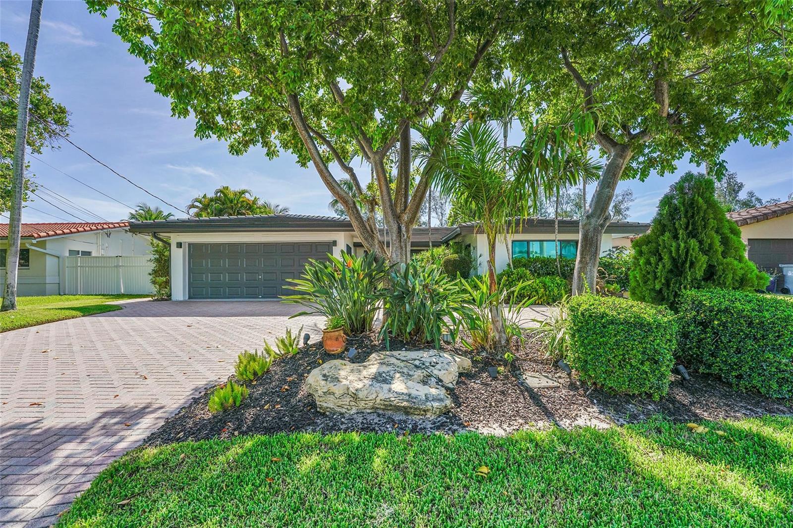 956 SE 10th Court, Pompano Beach FL 33060 photo 2