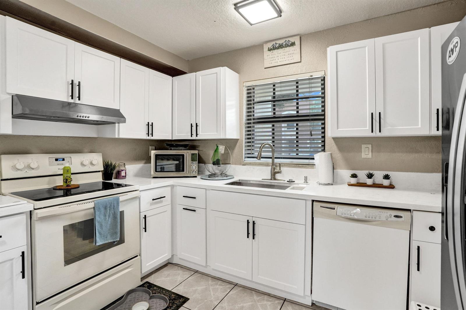 178 NW 115th Terrace, Plantation FL 33325 photo 4