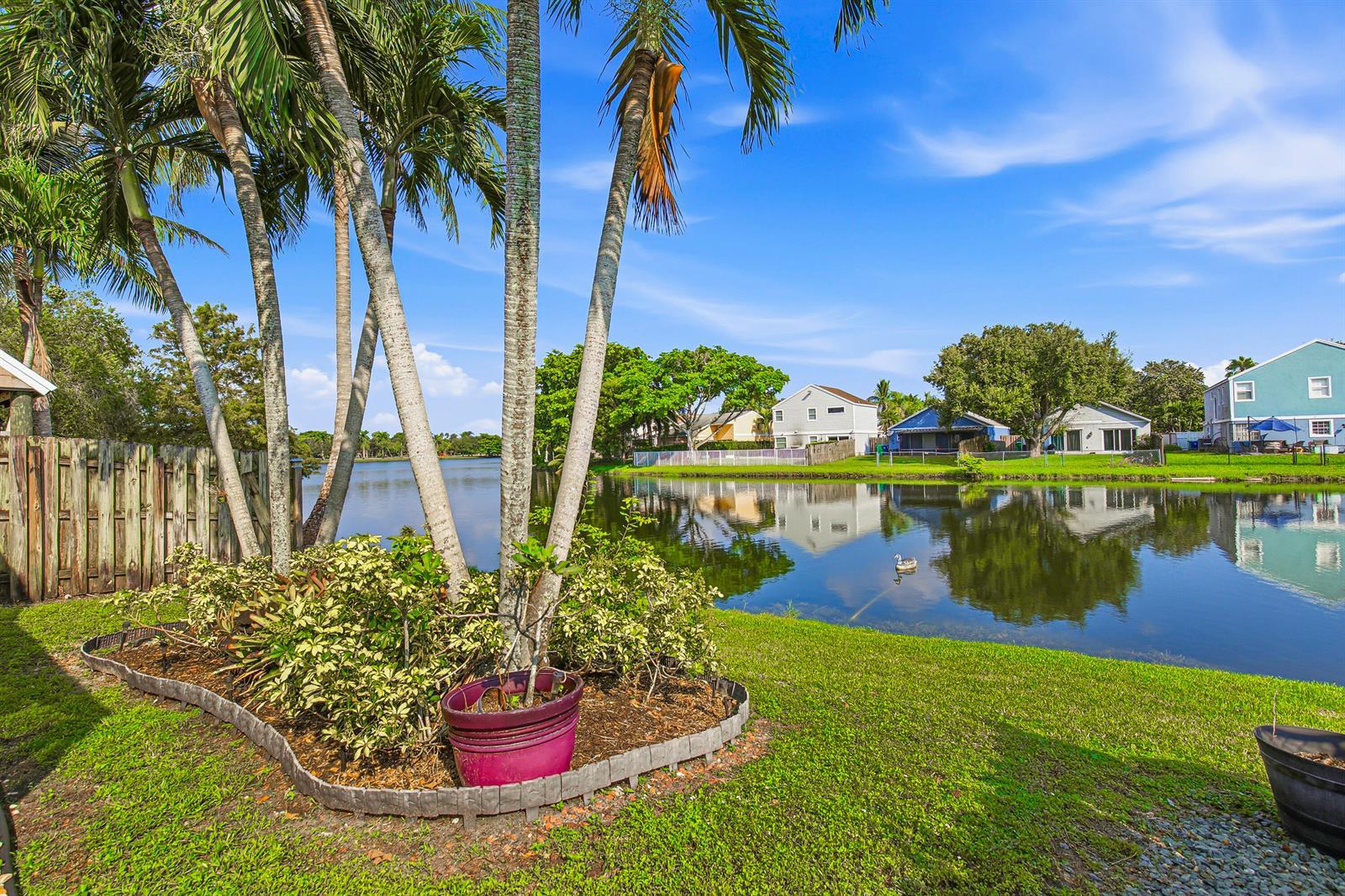 501 Lakeside Circle, Sunrise FL 33326 photo 2