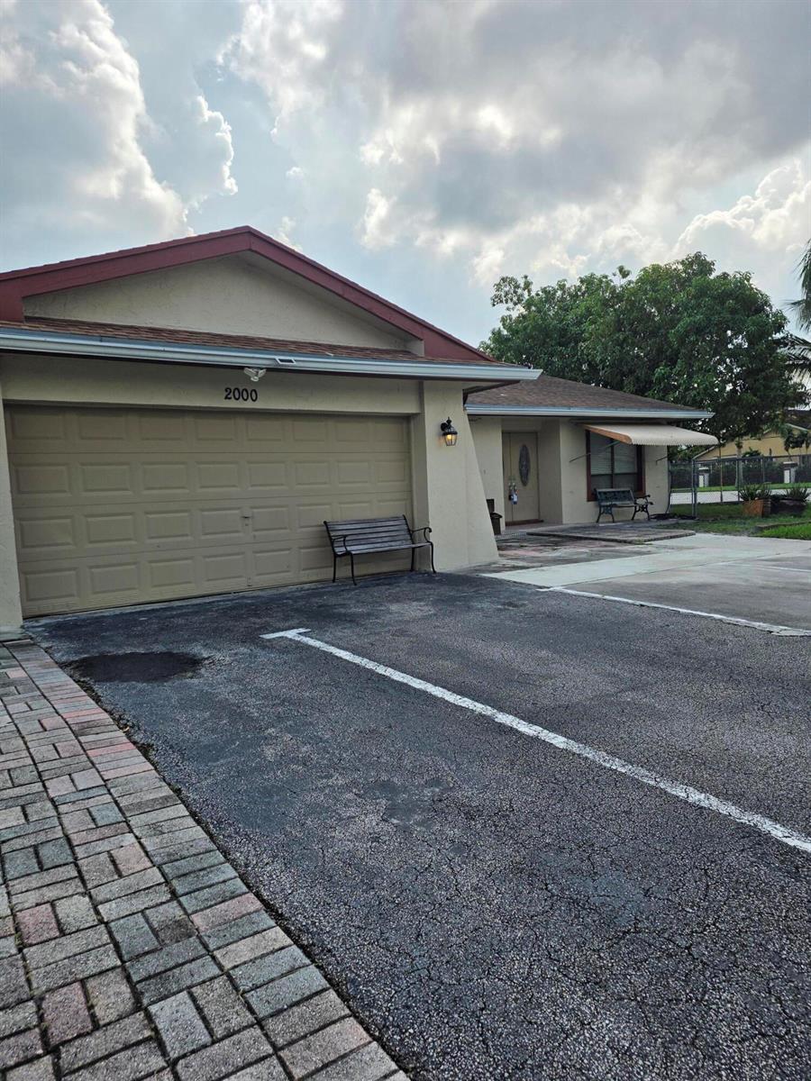 2000 NW 70TH Lane, Margate FL 33063 photo 2