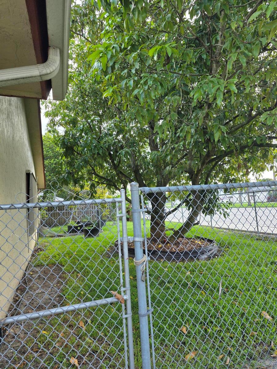 2000 NW 70TH Lane, Margate FL 33063 photo 4