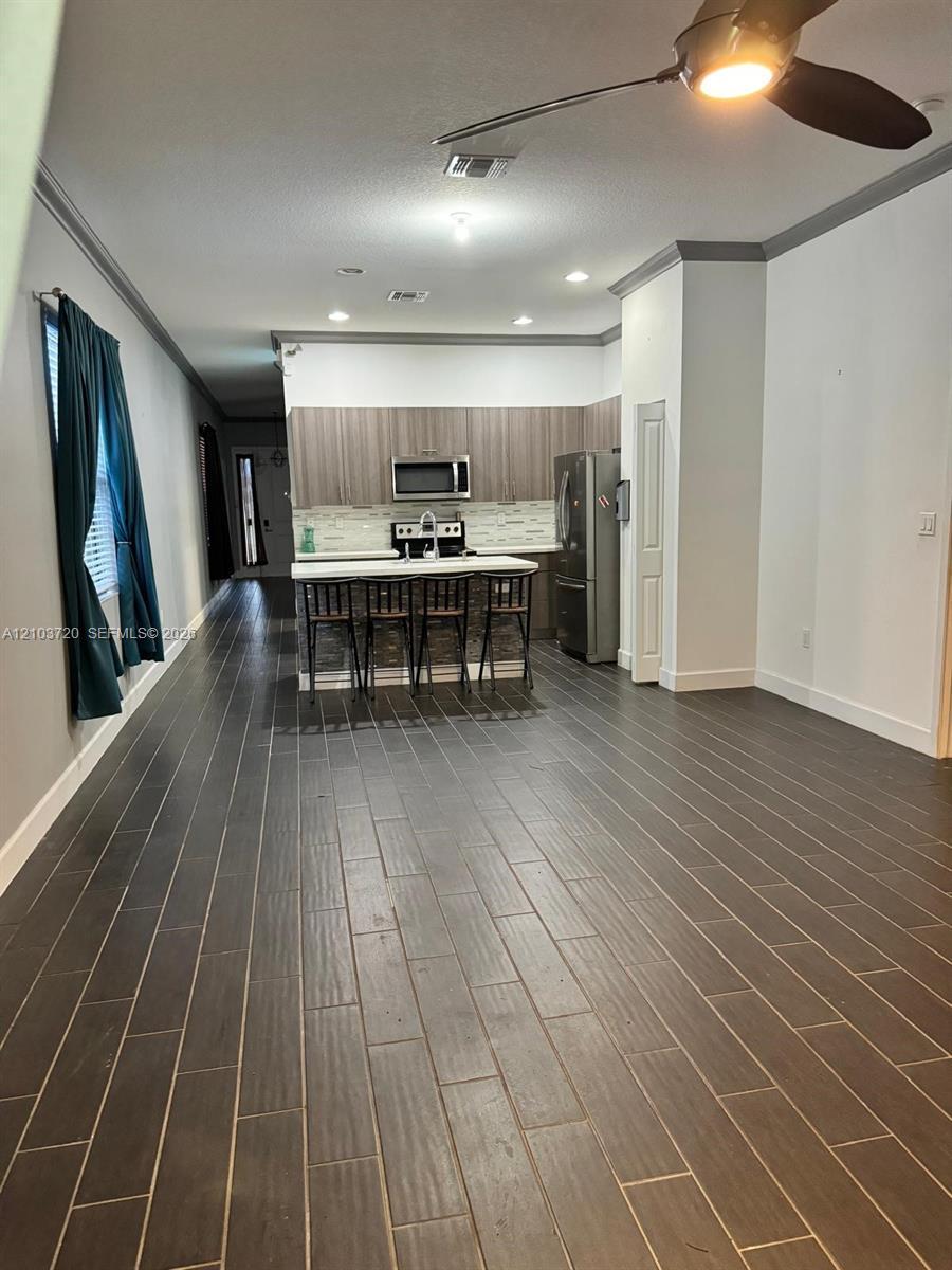 4910 NW 48th Ln, Tamarac FL 33319 photo 2