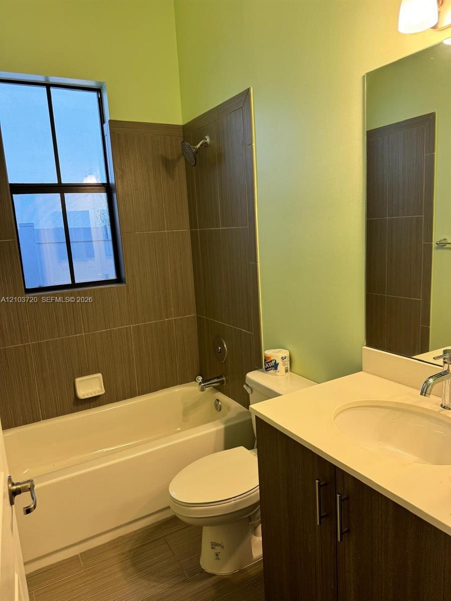 4910 NW 48th Ln, Tamarac FL 33319 photo 5