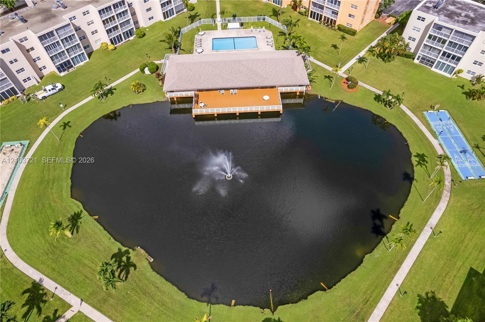 206 SE 10th St # 303, Dania Beach FL 33004