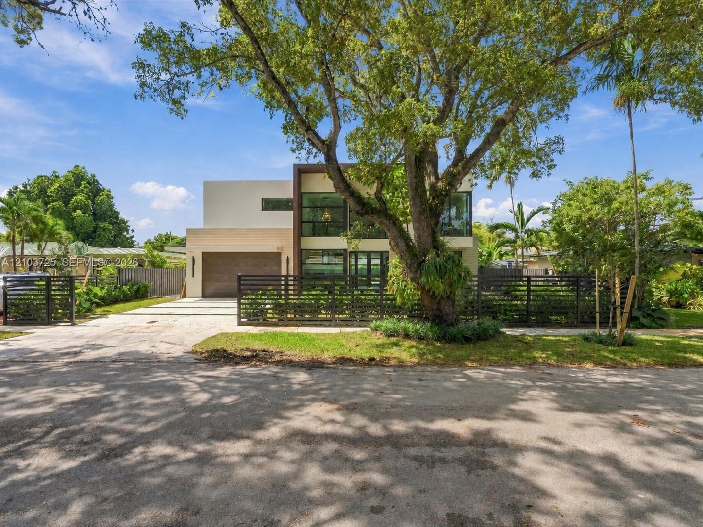 8220 SW 62nd Ct, Miami FL 33143 photo 2