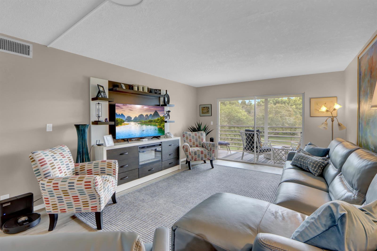 2504 ANTIGUA Terrace # B3, Coconut Creek FL 33066 photo 2