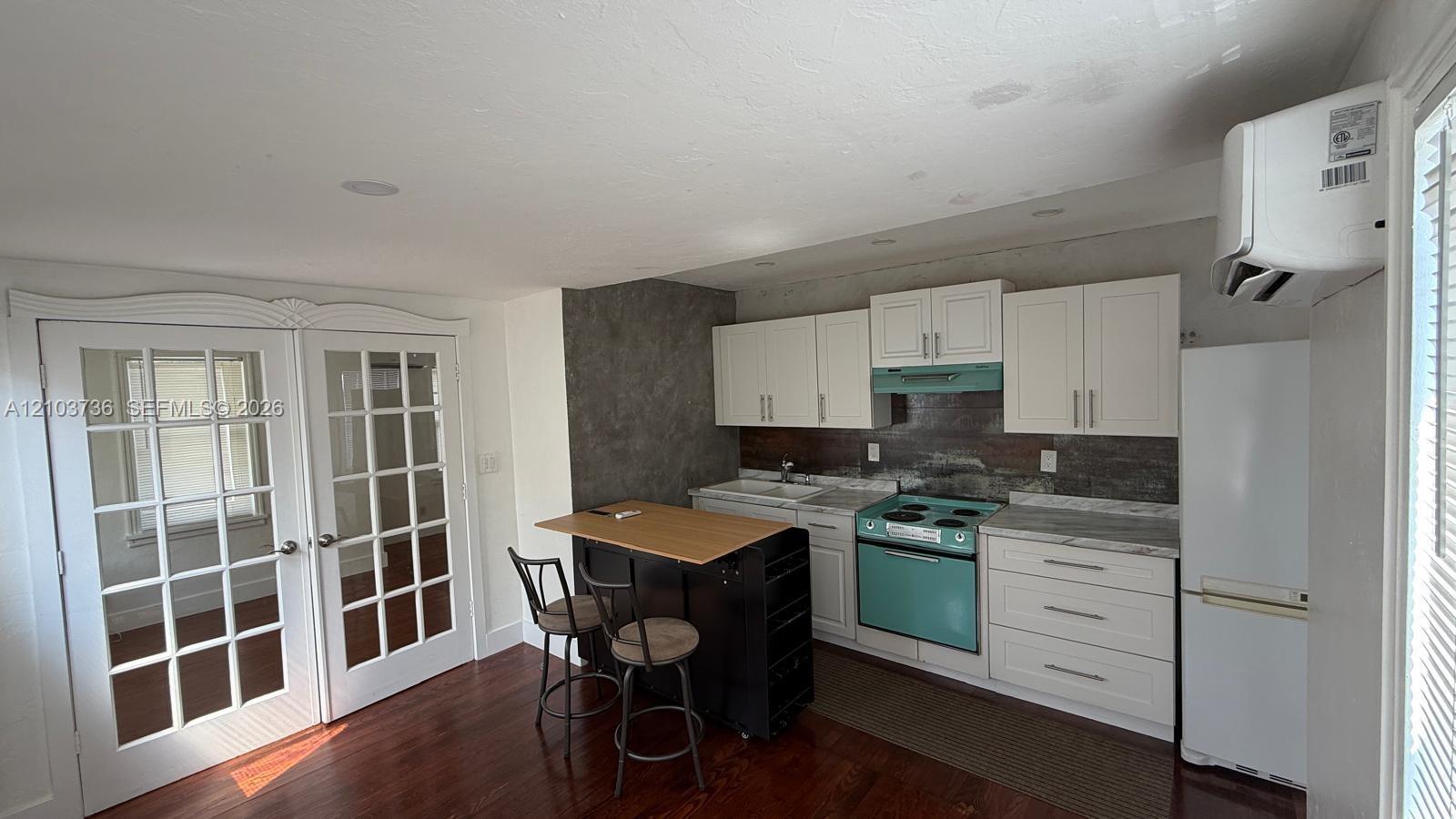 1021 NE 33rd St # F1, Oakland Park FL 33334 photo 5
