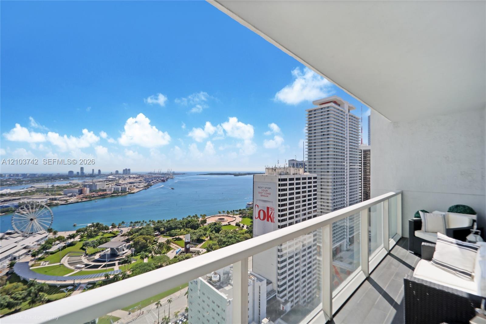 253 NE 2nd St # 3405, Miami FL 33132 photo 2