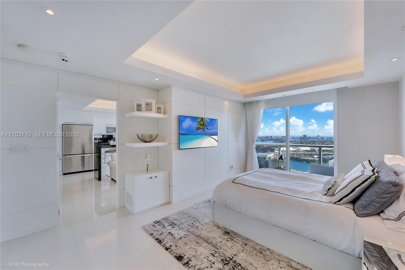 253 NE 2nd St # 3405, Miami FL 33132 photo 3
