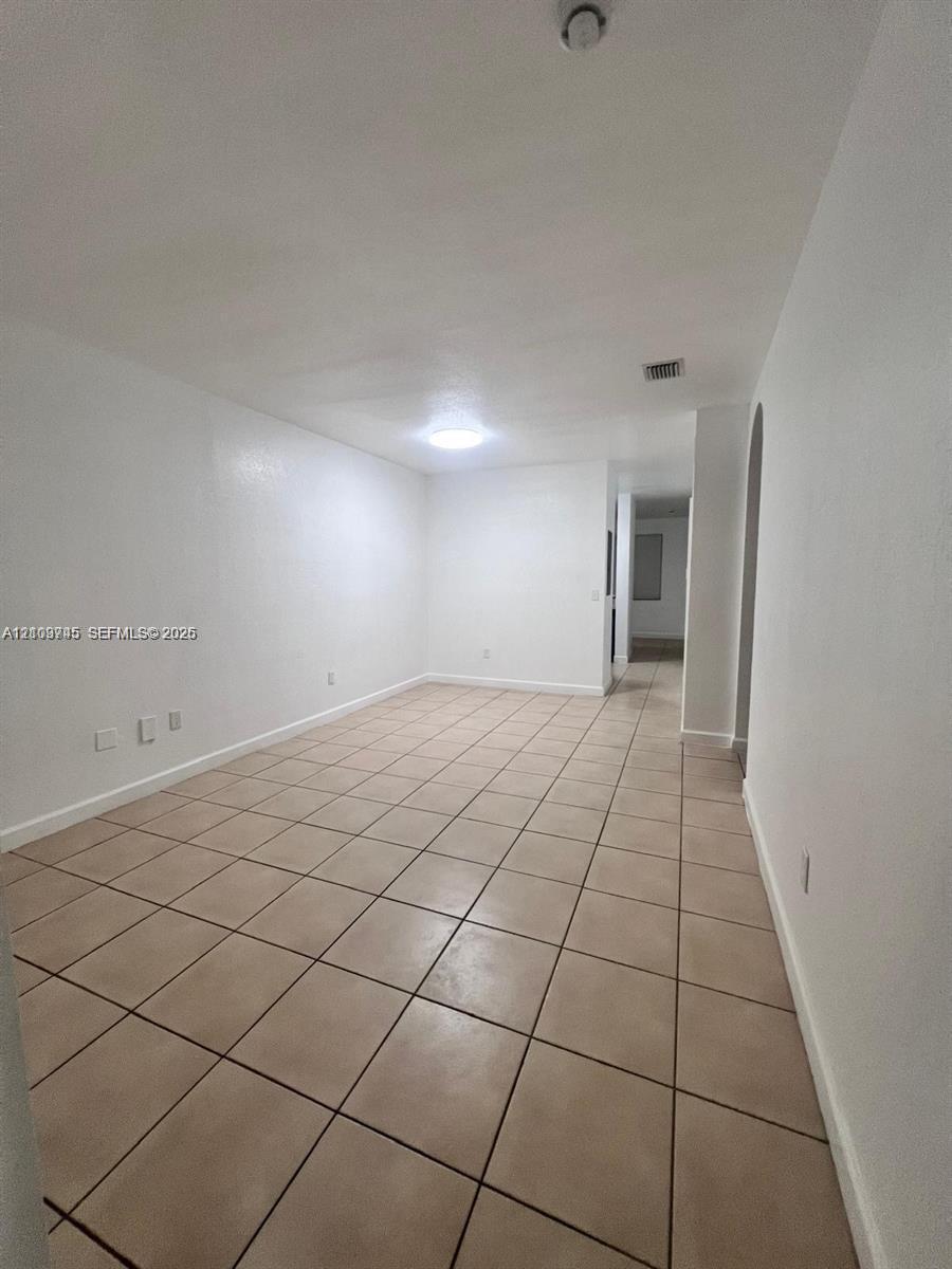 Hialeah, FL 33015 photo 2