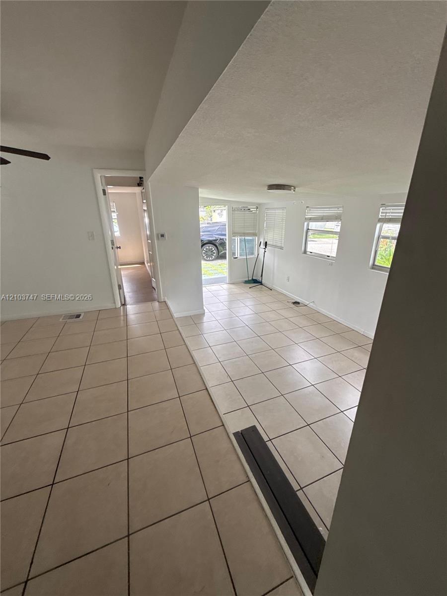 4615 SW 46 Ln, Davie FL 33314 photo 2