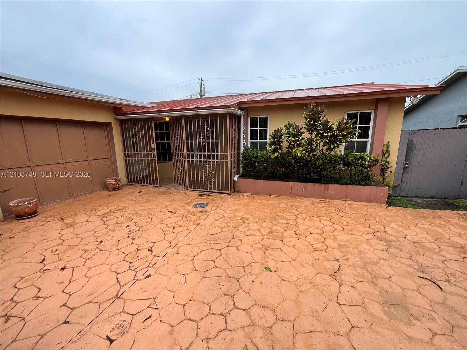 8837 N Crescent Dr, Miramar FL 33025