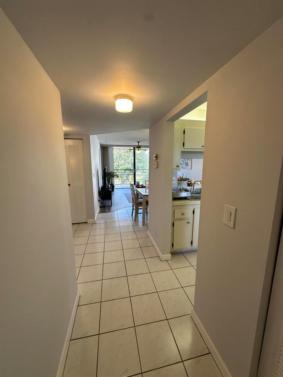 3138 Via Poinciana # 317, Lake Worth FL 33467 photo 2