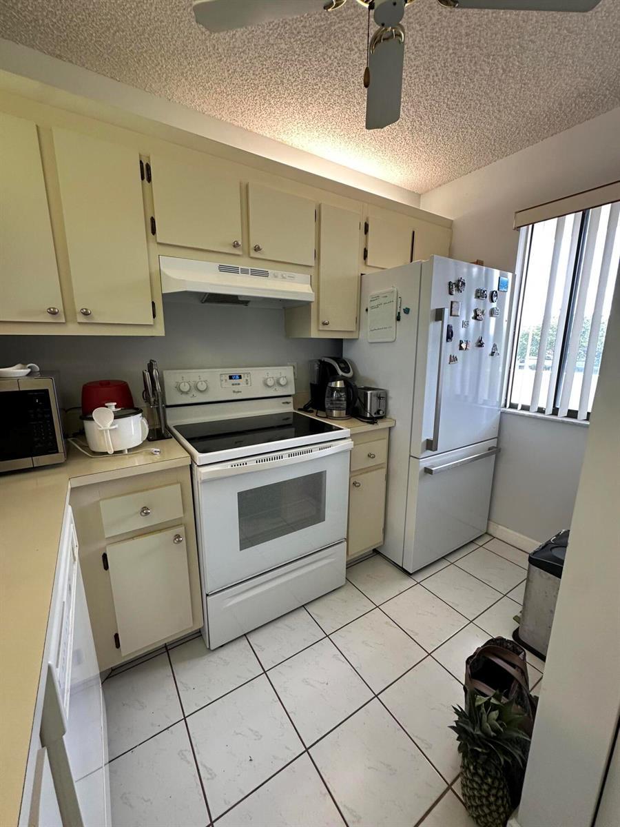 3138 Via Poinciana # 317, Lake Worth FL 33467 photo 3