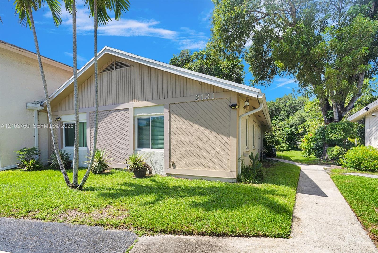2131 Nova Village Dr, Davie FL 33317 photo 3