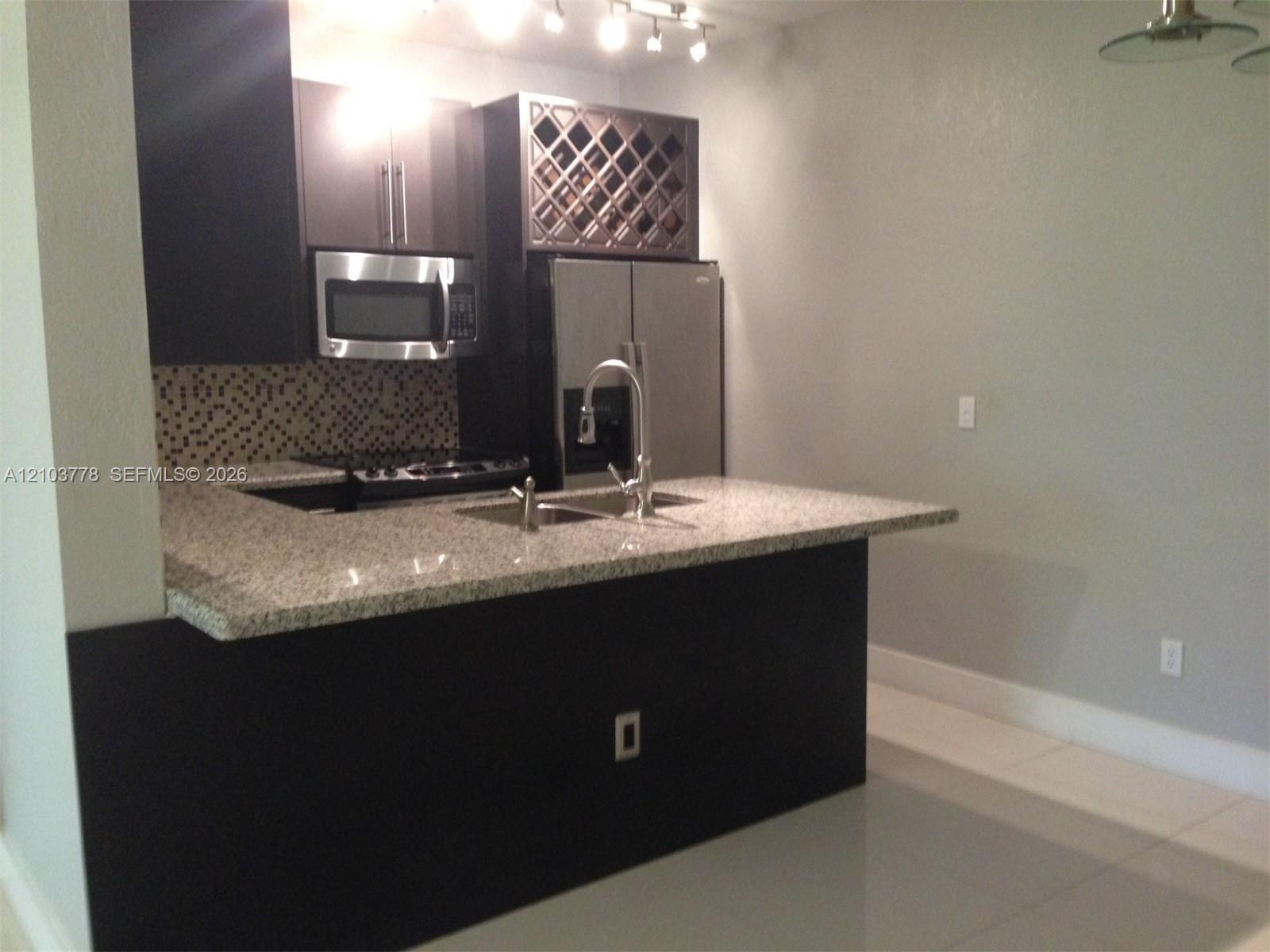 18314 NW 68th Ave, Hialeah FL 33015 photo 2