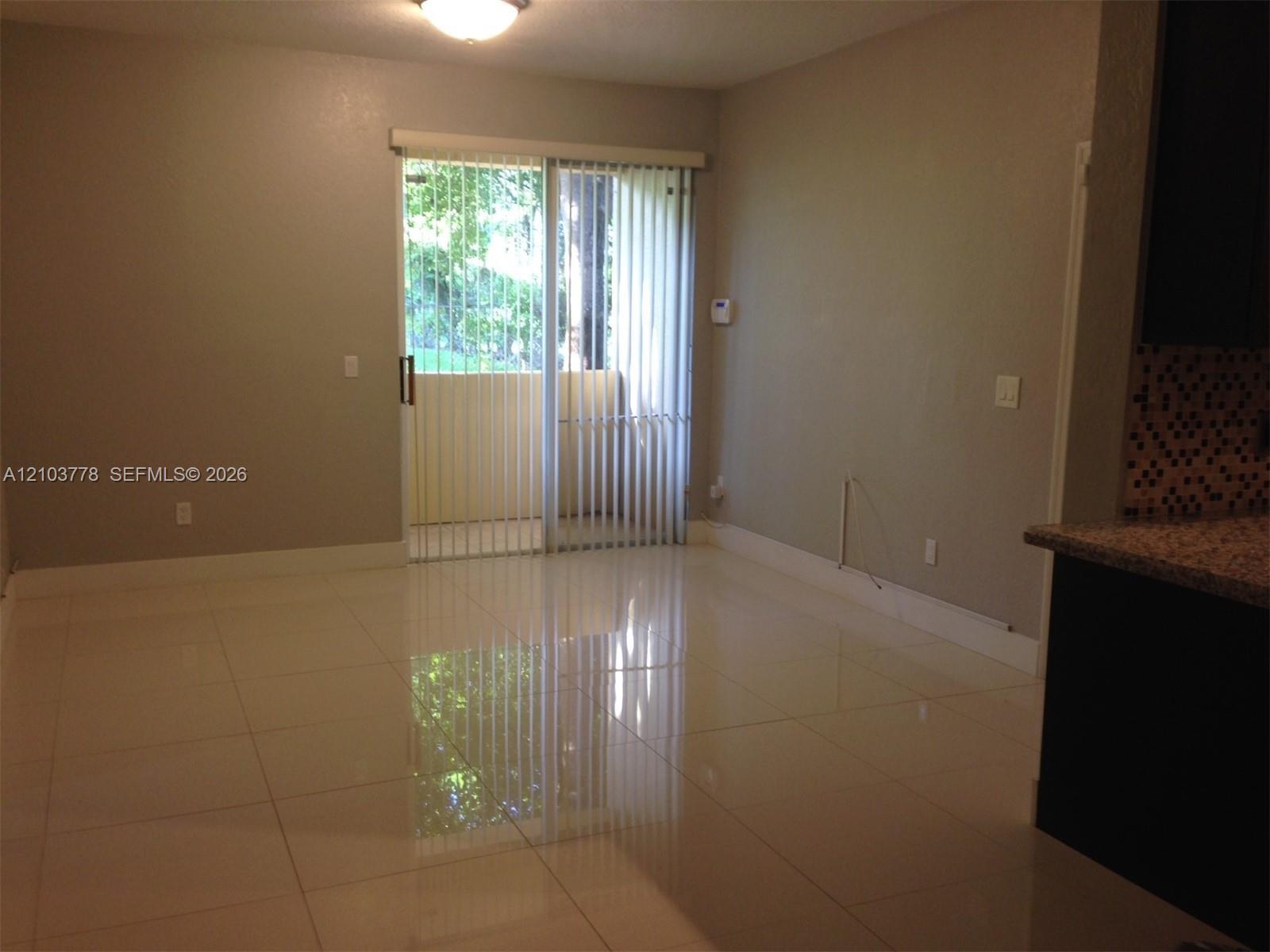 18314 NW 68th Ave, Hialeah FL 33015 photo 4