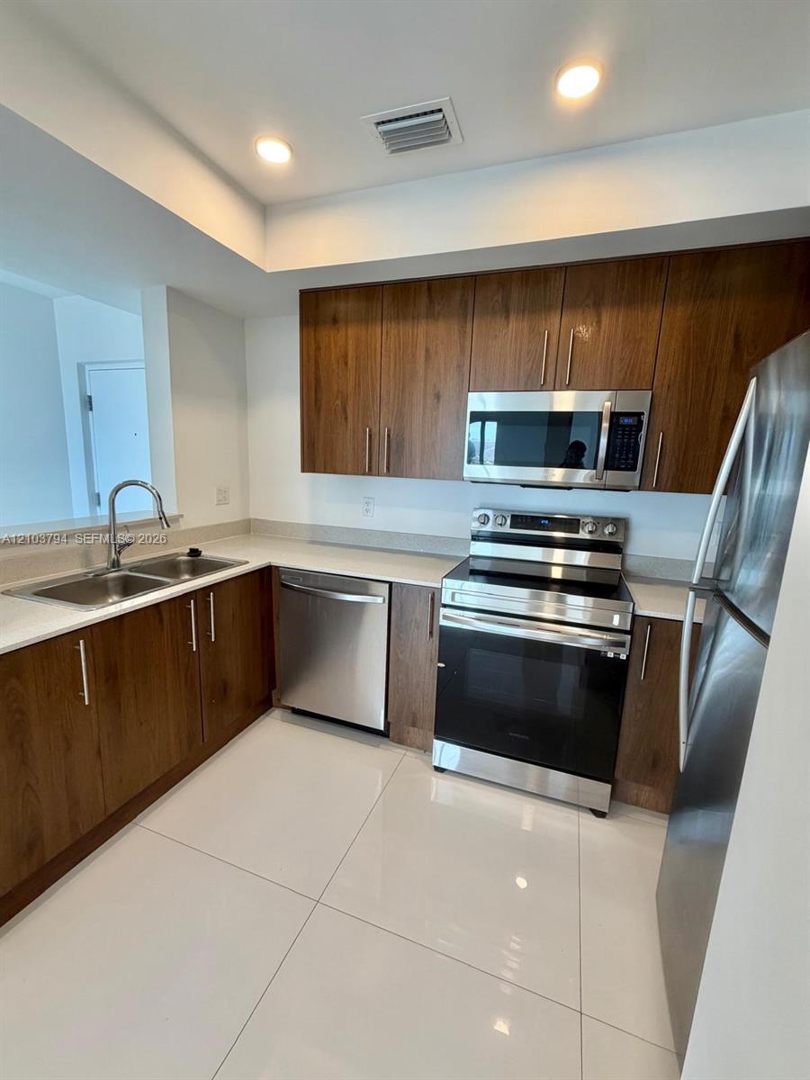 10950 NW 82nd St # 402, Doral FL 33178 photo 2