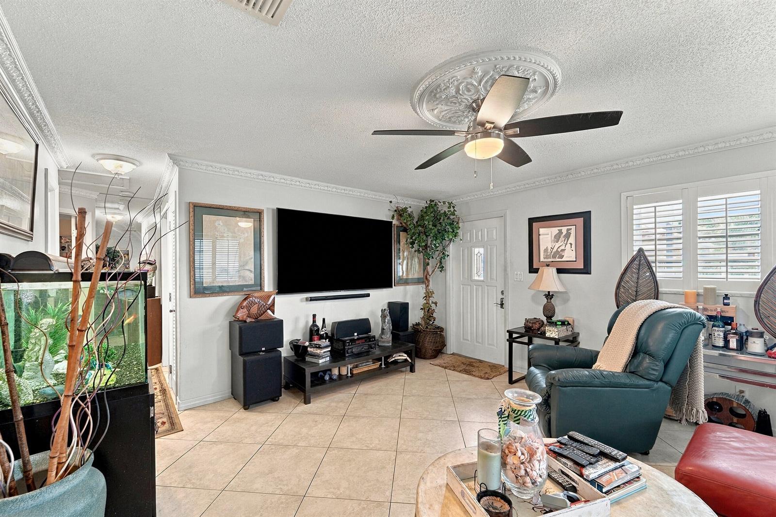 111 NW 25TH Court, Pompano Beach FL 33064 photo 2