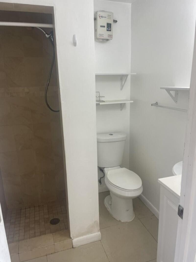 1487 NE 180th Street, North Miami Beach FL 33162 photo 4