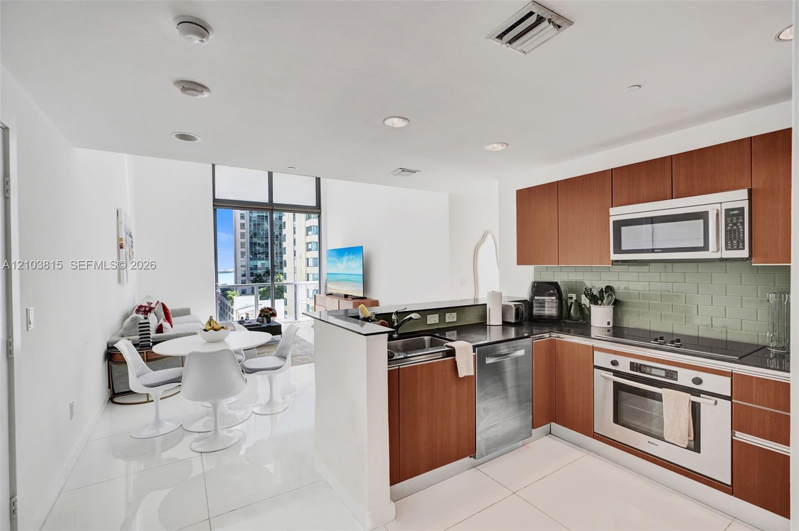 1060 Brickell Ave # 1207, Miami FL 33131 photo 2