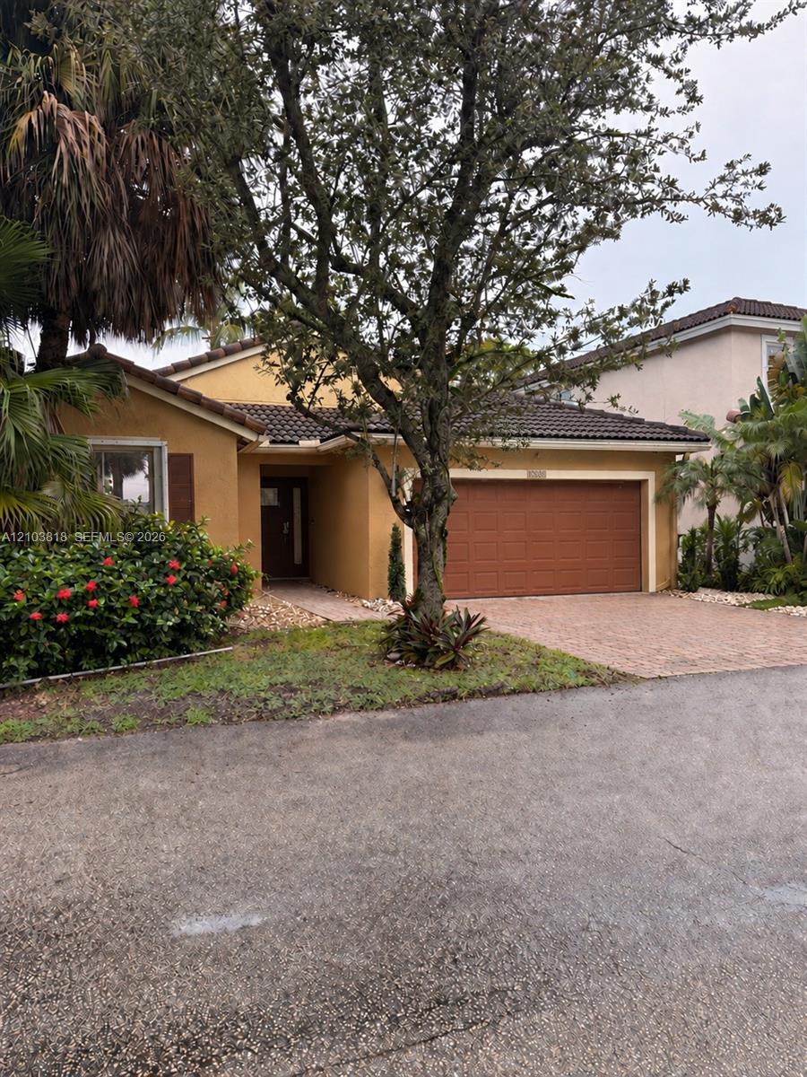 5292 SW 38th Ave, Hollywood FL 33312 photo 2