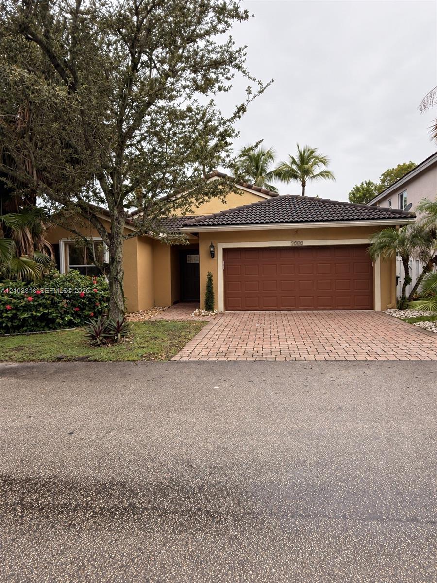 5292 SW 38th Ave, Hollywood FL 33312