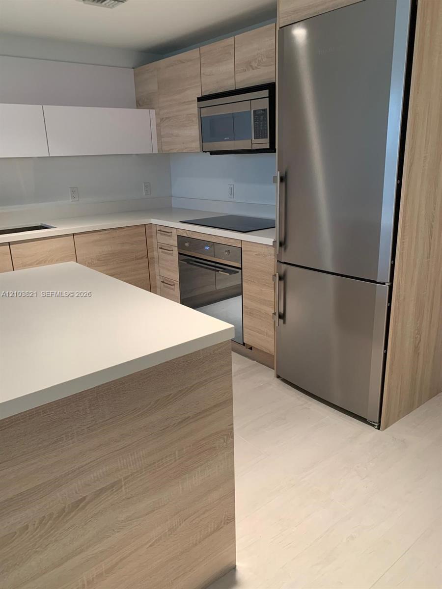 16385 Biscayne Blvd # 2302, North Miami Beach FL 33160 photo 3