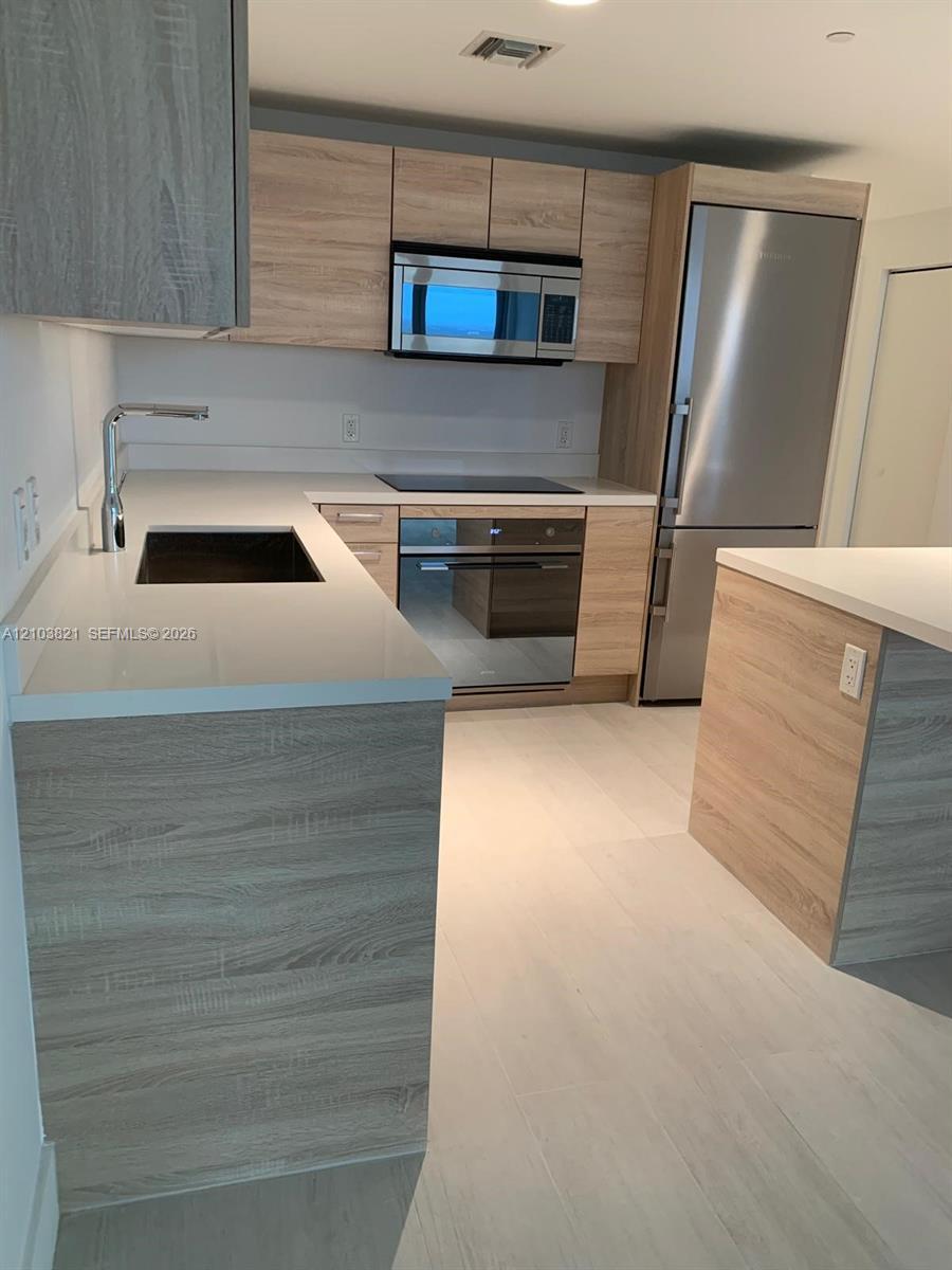 16385 Biscayne Blvd # 2302, North Miami Beach FL 33160 photo 5