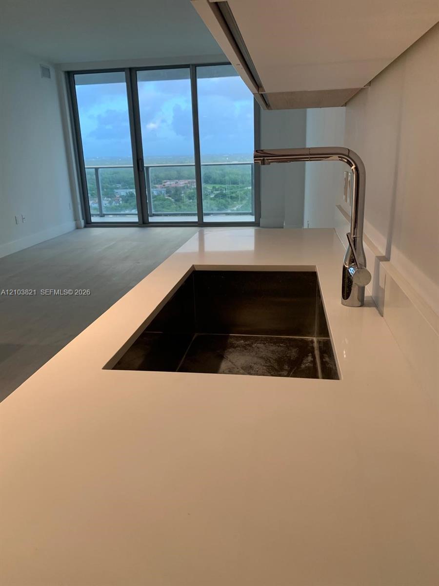16385 Biscayne Blvd # 2302, North Miami Beach FL 33160 photo 4