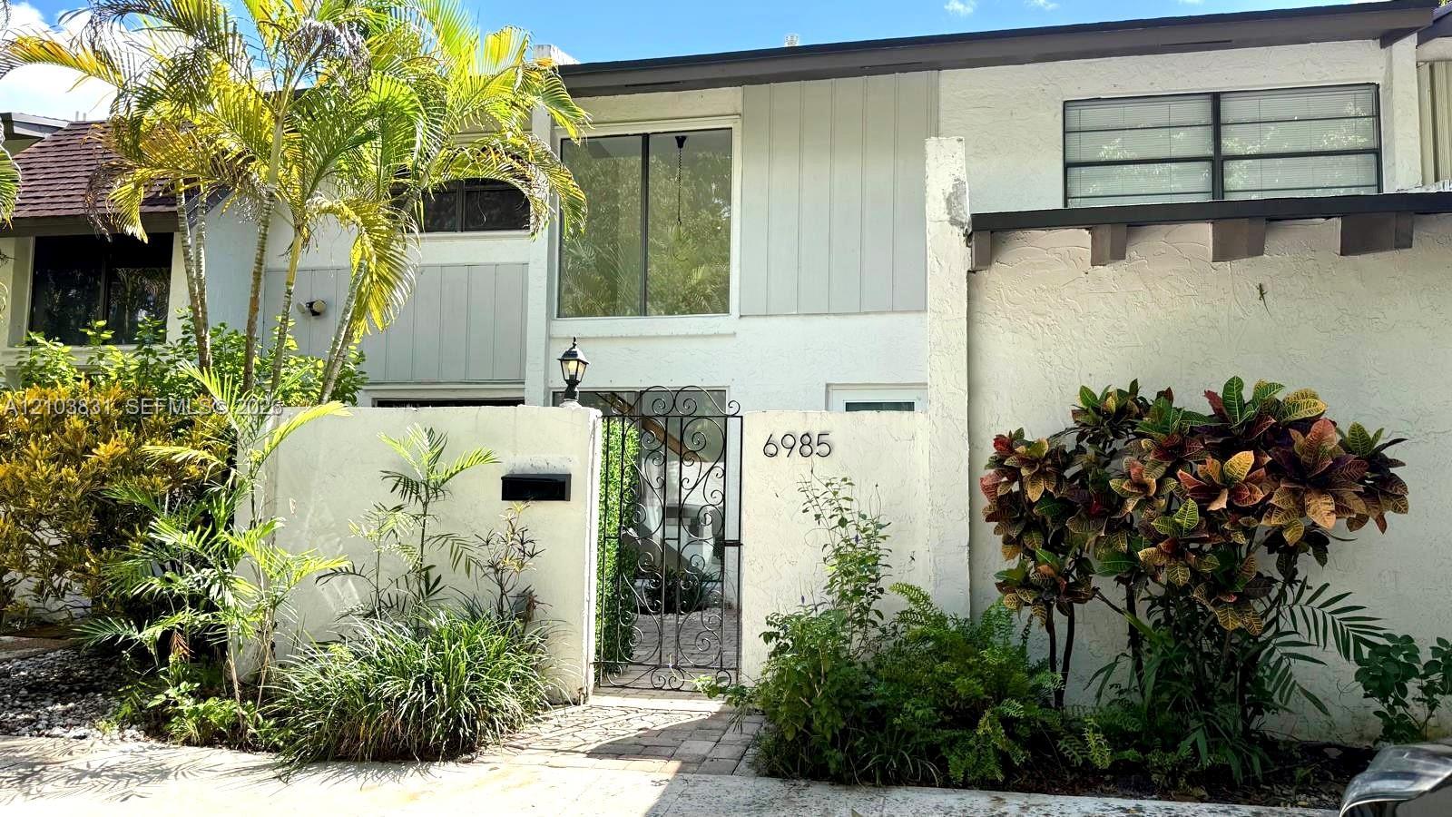 6985 SW 110th Pl, Miami FL 33173