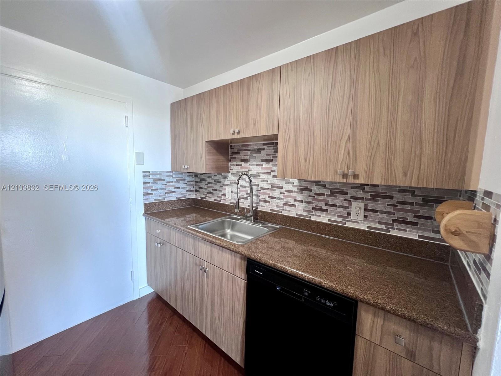 2020 NE 135th St # 810, North Miami FL 33181 photo 5